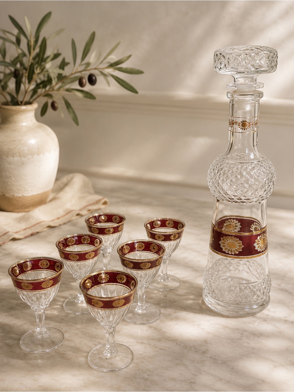 VINTAGE DECANTER SET – GOLD & RUBY DETAIL